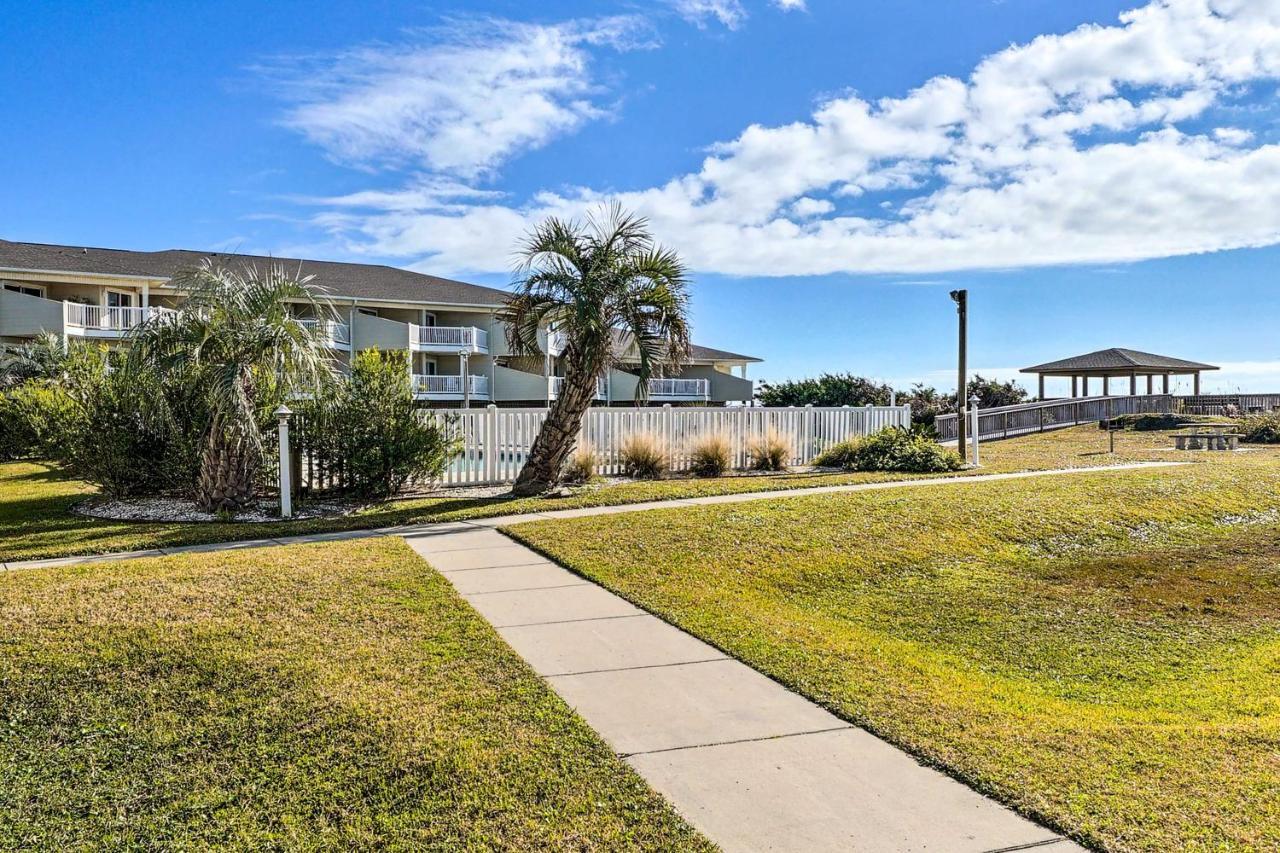 Oak Island Beachfront Condo With Community Pool Eksteriør bilde