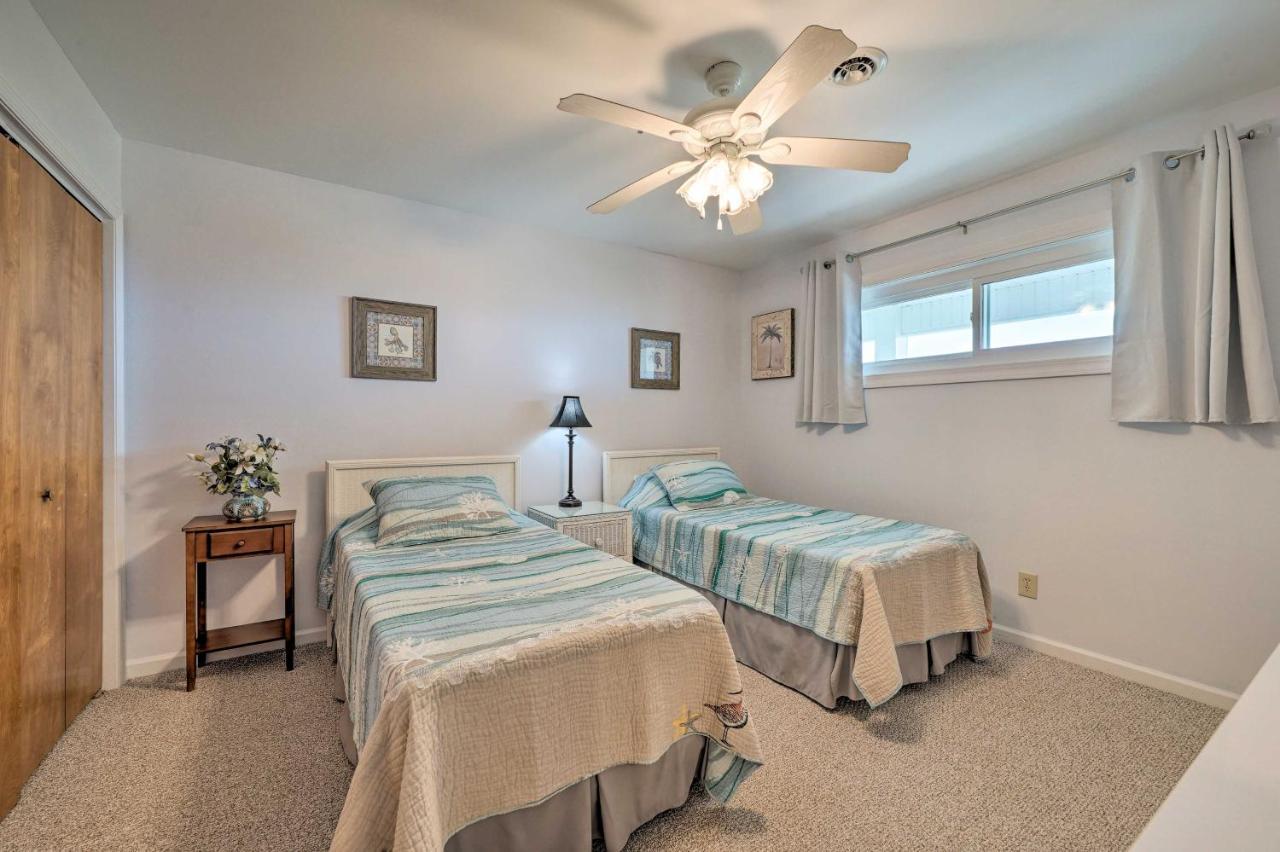 Oak Island Beachfront Condo With Community Pool Eksteriør bilde