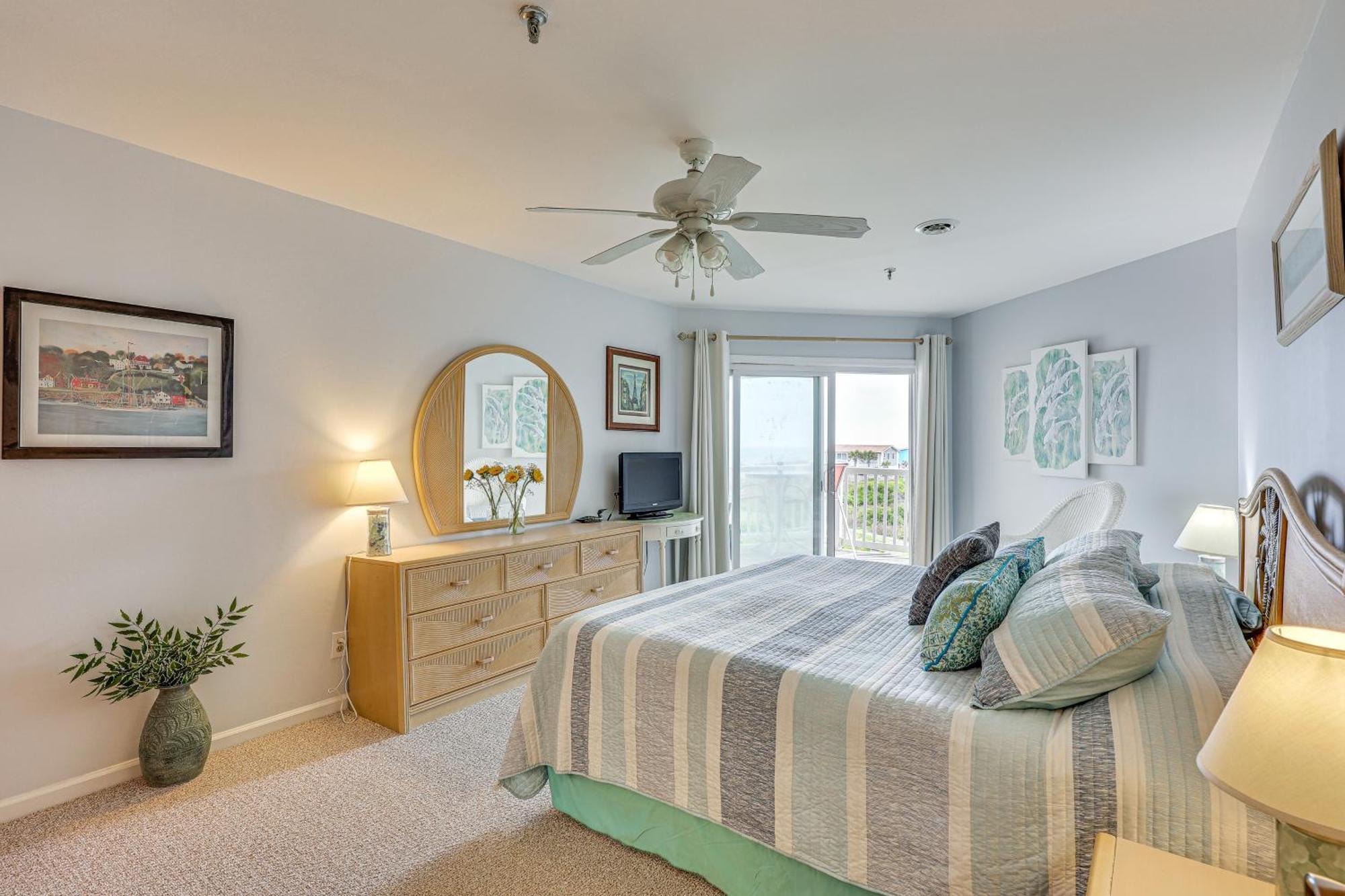 Oak Island Beachfront Condo With Community Pool Eksteriør bilde