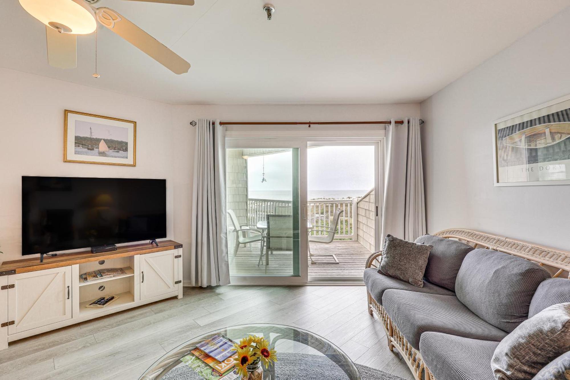 Oak Island Beachfront Condo With Community Pool Eksteriør bilde