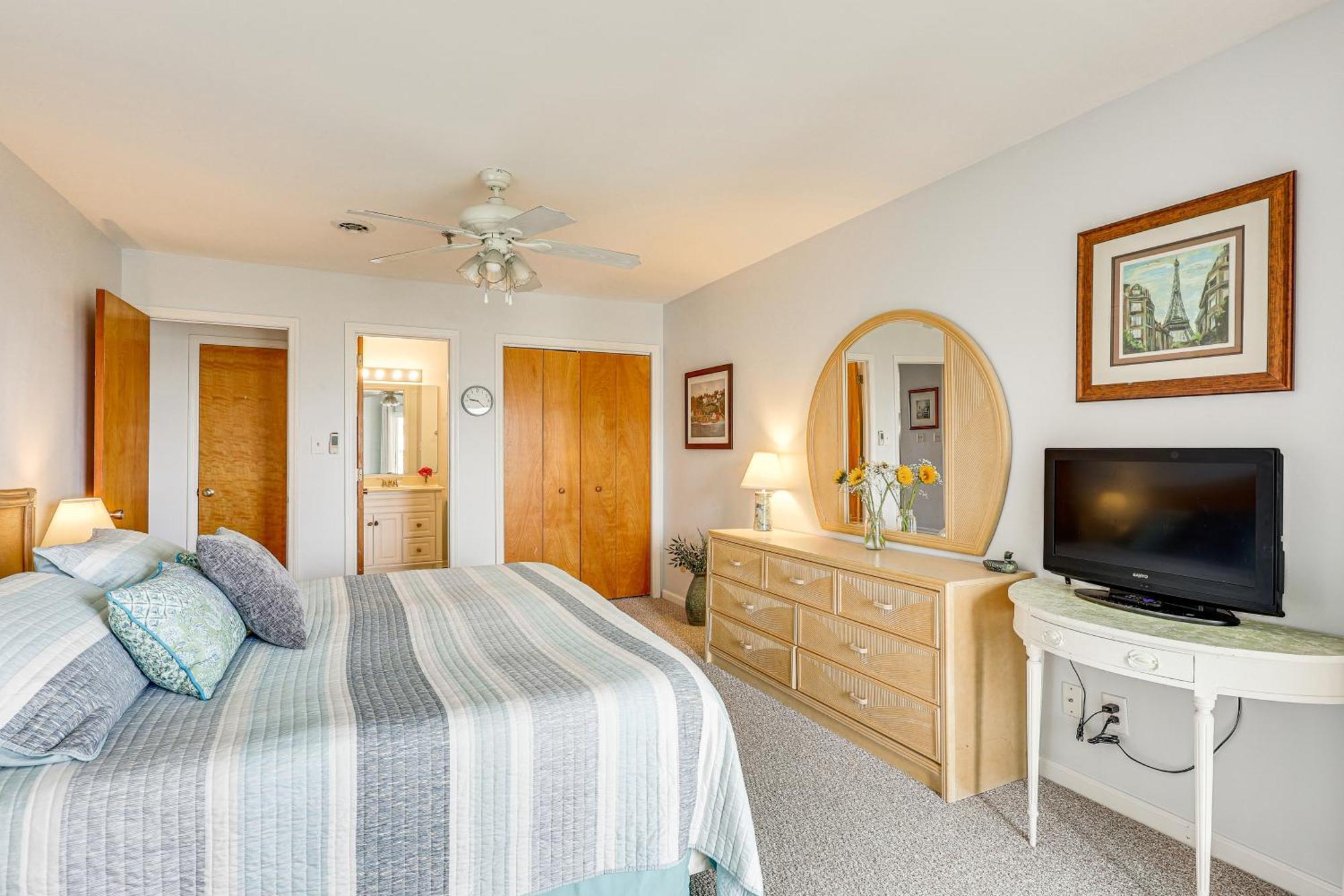 Oak Island Beachfront Condo With Community Pool Eksteriør bilde